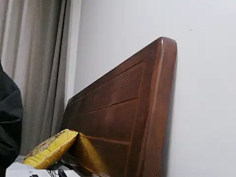 chen202601 online show from April 21, 2026, 5:58 am