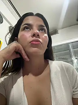 Snapshot of Mia_Tylor01 chatting on June 25, 2026, 2:33 am Mia Tylor01 online show from June 25, 2026, 2:33 am