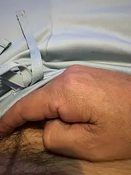 juliomfar69 online show from July 10, 2026, 5:23 am