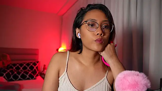 Snapshot of VexaNyx chatting on June 21, 2026, 1:13 pm VexaNyx online show from June 21, 2026, 1:13 pm