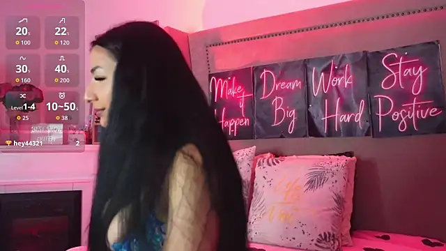CataleyaStarr online show from June 12, 2026, 4:22 am