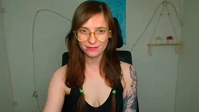 Snapshot of Luna_Tantra chatting on June 16, 2026, 12:19 pm Luna Tantra online show from June 16, 2026, 12:19 pm