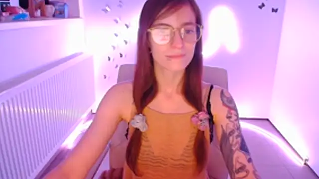 Snapshot of Luna_Tantra chatting on August 7, 2026, 9:50 pm Luna Tantra online show from August 7, 2026, 9:50 pm