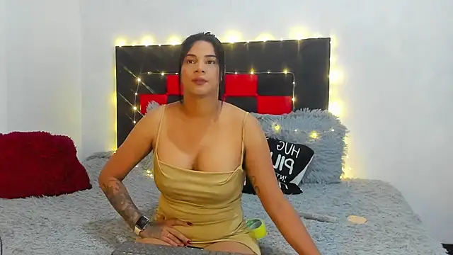 camila valenciia  online show from April 21, 2026, 10:43 am