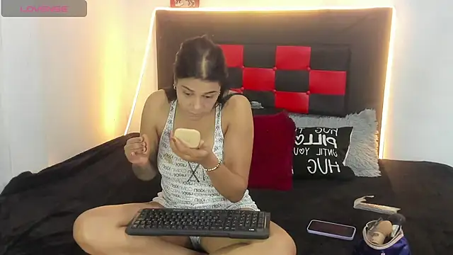 camila valenciia  online show from July 21, 2026, 3:20 am