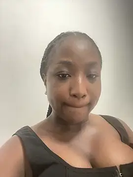 Snapshot of PaulineKosh chatting on July 24, 2026, 6:28 pm PaulineKosh online show from July 24, 2026, 6:28 pm
