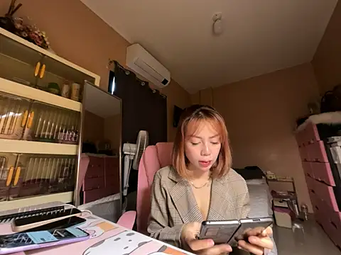 Snapshot of sweet_glam chatting on May 7, 2026, 4:18 am sweet glam online show from May 7, 2026, 4:18 am