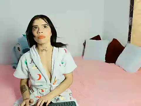 Sofi Moon1 online show from April 23, 2026, 1:07 am