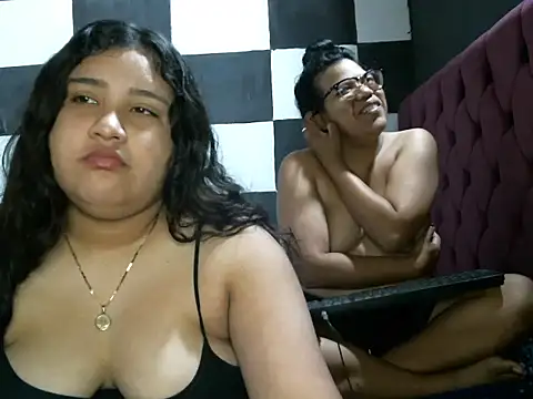 Snapshot of Valery-Khloe chatting on July 22, 2026, 4:04 am Valery-Khloe online show from July 22, 2026, 4:04 am