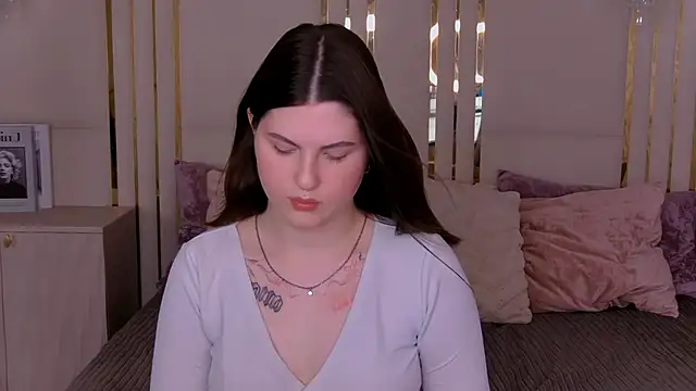 IvySimmons online show from May 10, 2026, 3:39 pm