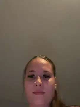 Poppylooloo online show from July 24, 2026, 7:01 pm
