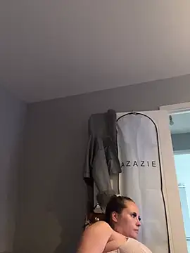 Poppylooloo online show from July 26, 2026, 1:07 pm