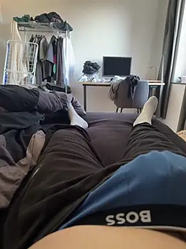 alwayshorny21 online show from April 28, 2026, 11:04 am