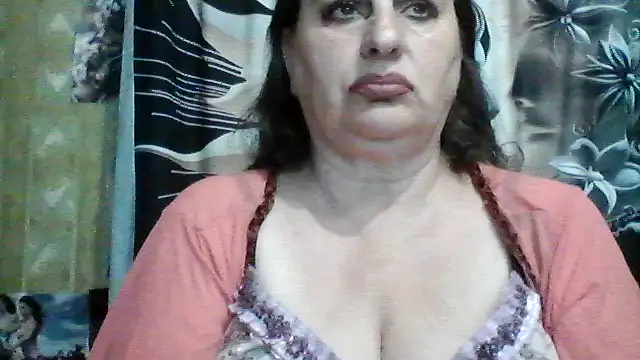 Snapshot of LoaqLovew chatting on June 11, 2026, 8:34 am LoaqLovew online show from June 11, 2026, 8:34 am