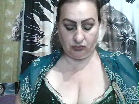 Snapshot of LoaqLovew chatting on June 17, 2026, 9:12 am LoaqLovew online show from June 17, 2026, 9:12 am