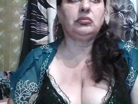 Snapshot of LoaqLovew chatting on July 1, 2026, 6:37 am LoaqLovew online show from July 1, 2026, 6:37 am