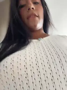 SaryJonex online show from May 12, 2026, 3:09 pm