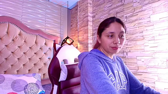 stephaniesun  online show from July 28, 2026, 6:20 pm