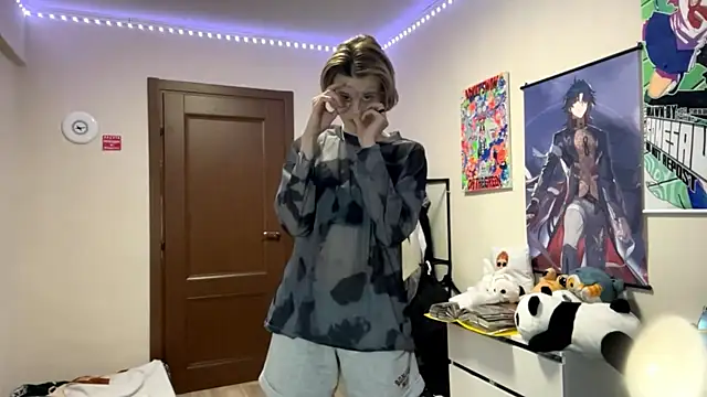 Queen moments  online show from April 23, 2026, 12:29 pm