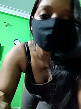 Scarlethoty online show from May 12, 2026, 3:47 am
