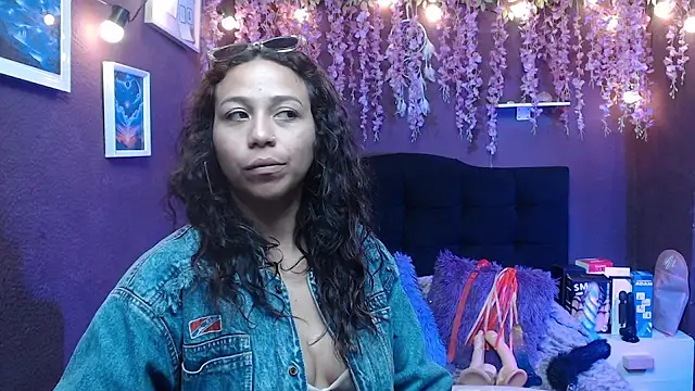 monik299 online show from May 20, 2026, 1:17 pm
