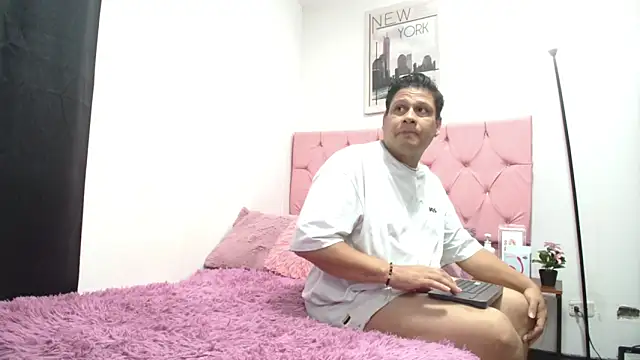 Xtream LoversXXX online show from May 23, 2026, 11:20 pm