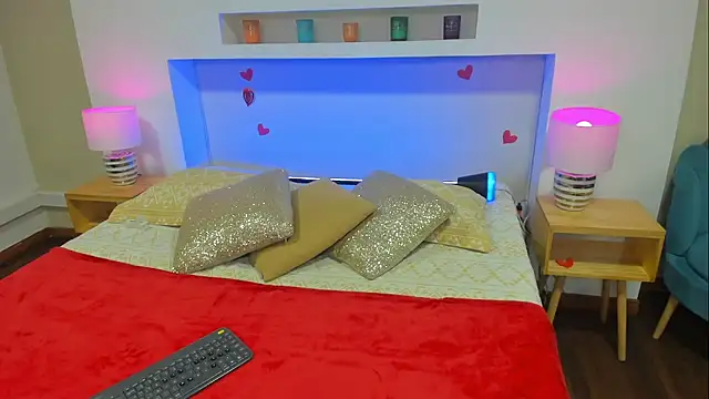 Snapshot of EmmyCastillo chatting on June 5, 2026, 12:28 am EmmyCastillo online show from June 5, 2026, 12:28 am