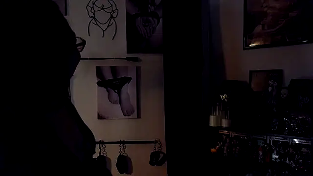 chelledark online show from June 12, 2026, 4:39 pm