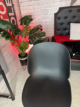 EmmaExoticaXXX online show from May 19, 2026, 9:21 pm