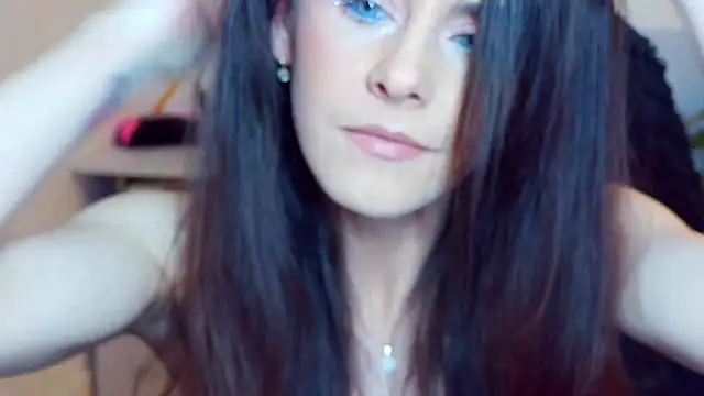 khalessi13 online show from April 27, 2026, 9:02 pm