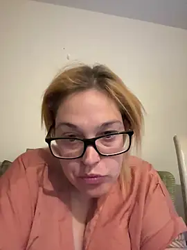 SecretRavenXO online show from May 15, 2026, 10:50 pm