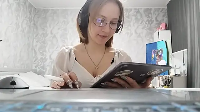 MyungWormington online show from April 26, 2026, 12:03 pm