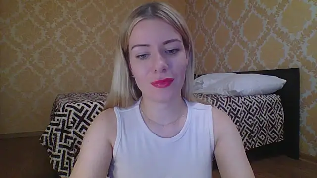 Snapshot of Softy_Aura_ chatting on May 23, 2026, 12:20 pm Softy Aura online show from May 23, 2026, 12:20 pm