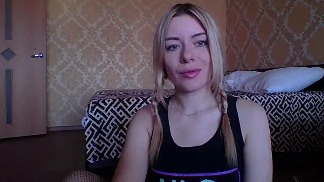 Snapshot of Softy_Aura_ chatting on May 27, 2026, 9:06 am Softy Aura online show from May 27, 2026, 9:06 am