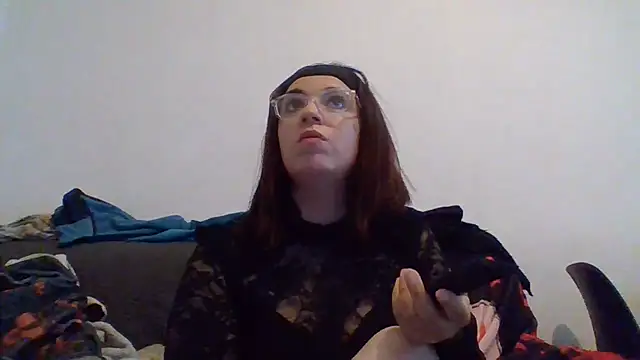 Snapshot of miss16 chatting on May 18, 2026, 12:00 pm miss16 online show from May 18, 2026, 12:00 pm