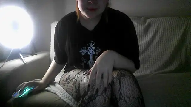 Snapshot of Amanda_Mia_ chatting on June 3, 2026, 10:37 pm Amanda Mia online show from June 3, 2026, 10:37 pm