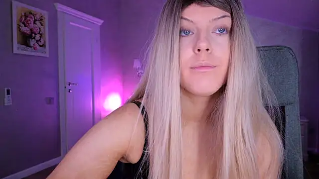 ChristieBlace online show from May 27, 2026, 8:17 pm