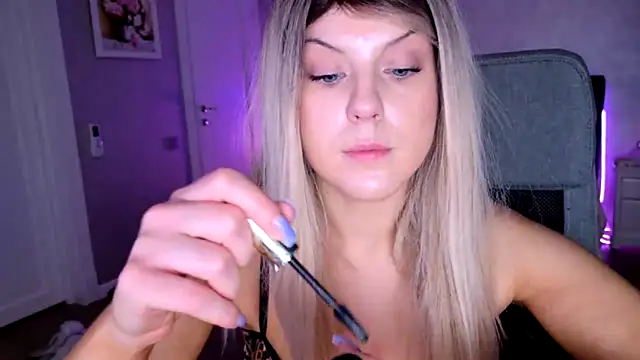 ChristieBlace online show from June 5, 2026, 8:47 pm