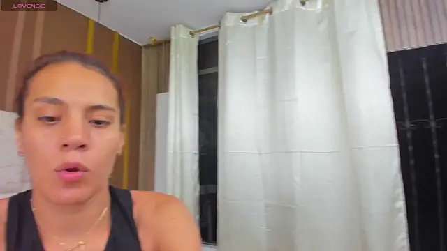 AlahiaEvanz online show from May 10, 2026, 4:50 am
