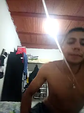 Calentura240 online show from April 23, 2026, 10:01 pm