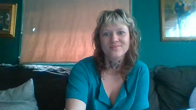 RosieSwitchBitch online show from June 19, 2026, 10:08 am