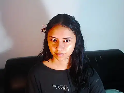 BellaLuxxs online show from June 6, 2026, 10:14 pm