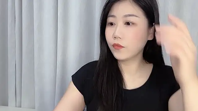 Snapshot of F-Yuwei chatting on April 28, 2026, 1:05 pm F-Yuwei online show from April 28, 2026, 1:05 pm