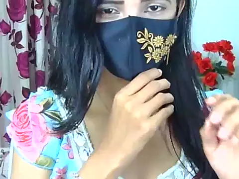 Alina Nur online show from May 17, 2026, 3:30 pm