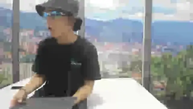 AxelAndCloe online show from June 20, 2026, 8:22 pm