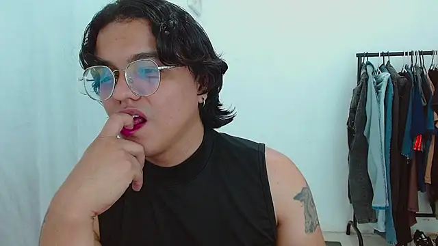 Diane exotic online show from May 29, 2026, 8:18 pm
