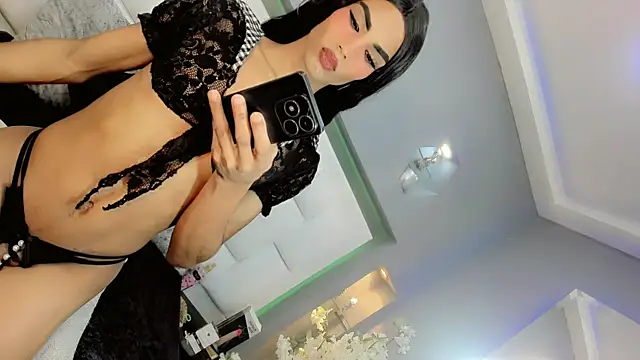 Snapshot of Darianavelazquez chatting on May 27, 2026, 1:57 am Darianavelazquez online show from May 27, 2026, 1:57 am