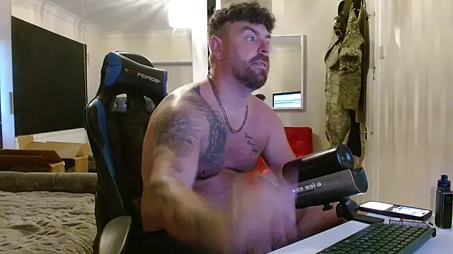 Snapshot of Naughtybihubbyxx chatting on July 12, 2026, 8:22 pm Naughtybihubbyxx online show from July 12, 2026, 8:22 pm