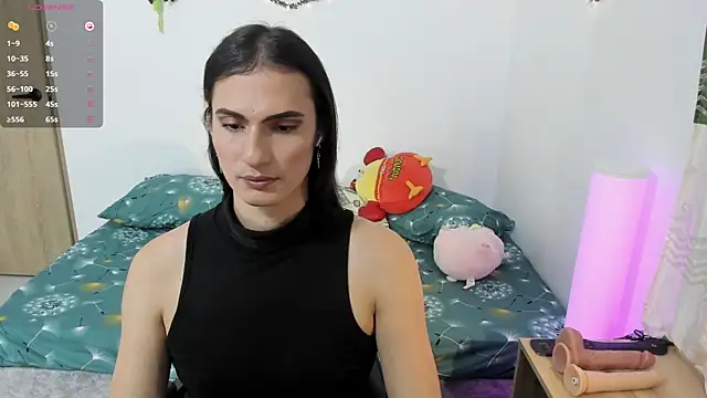  shantallskinny  online show from April 28, 2026, 2:27 am