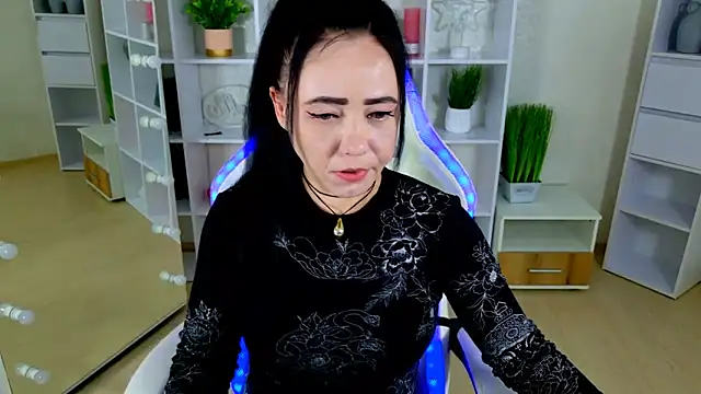 LeylaaLive online show from May 13, 2026, 6:55 am